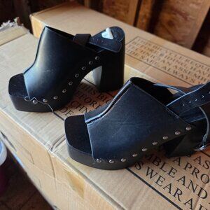 Sophia Taylor black wedge sandal size 6.5